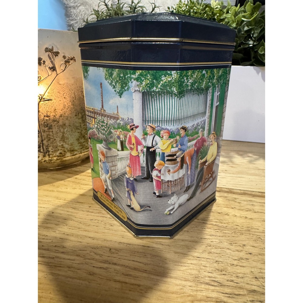 Vintage Hershey's Hometown Series Tin – 1994